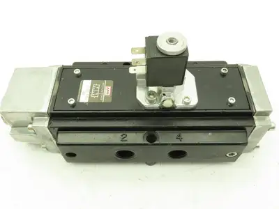 Aro J213SS-024-A Solenoid Spool Valve 5-Way 2 Pos 24V AC/DC 3/8" NPT