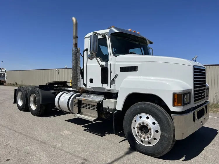Used 2019 MACK PINNACLE Conventional trucks Minnesota US | Carco Truck & Equipment #1514263