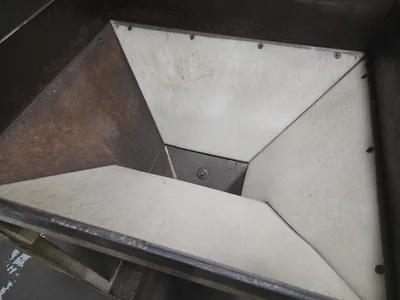 (1) Auger Hopper