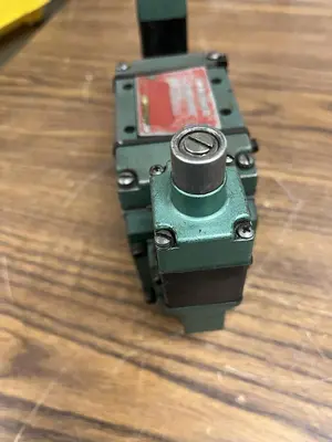 USED NUMATICS 33DSP8-001B30