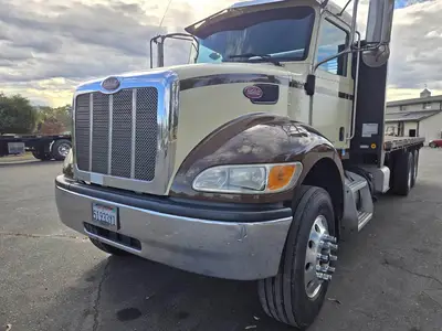 USED 2017 PETERBILT 348