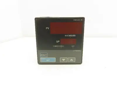 Yokogawa UT350-00 Controller LED Display 100-240VAC 20VA S4
