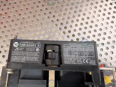 Used ALLEN BRADLEY 194R-NJ030P3 3-POLE, 30-AMPERE FUSED ROTARY DISCONNECT SWITCH Electronics & Components California US | Equipment Lab #1566564