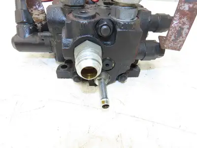 Husco 5000-C429 D Hydraulic 3-Spool Forklift Mast Control Valve Off ERC100HHN