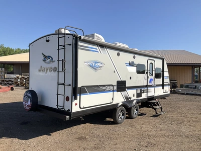 USED 2018 WHITE HAWK 23MRB