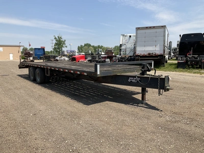 2005 Leland 30’ Tag Trailer