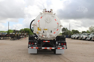 Used 2018 FREIGHTLINER 114SD Septic/Sewer/Vacuum Trucks Texas US | Roll Off Truck World #1491812