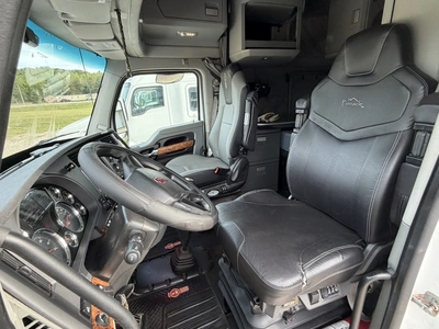Used 2020 KENWORTH T880 TRUCK TRACTOR Conventional trucks Michigan US | Miedema Asset Management Group #1709440