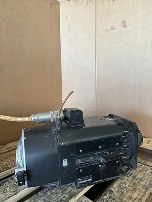 Rexroth R911309450 Servo Induction Motor MAD130B-0100-SA-S0-BQ0-35-V1 #HP105