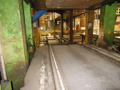 USED BECKER PANEL PRESS 650 TON