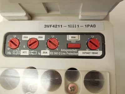 USED SIEMENS 3VF4211-1BM41-1PA0 CIRCUIT BREAKER 3VF42111BM411PA0