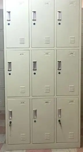 9 DOOR LOCKER