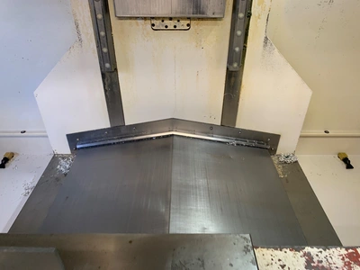 2011 MILLTRONICS VM22 Vertical Machining Centers | PM Machines (13)