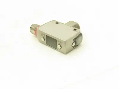 Keyence LR-ZB90CB Self-Contained CMOS Photoelectric Laser Proximity Sensor