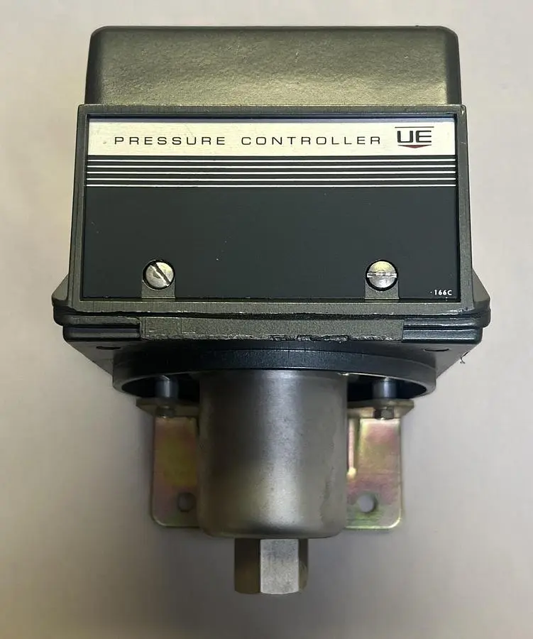 New | in-Stock UNITED ELECTRIC CONTROLS J302 Miscellaneous Equipment (Electrical & Power) | Surplus Asset Holdings #1191071