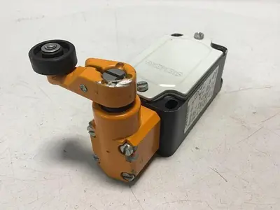 USED SIEMENS 3SE3 120-1J-ZX