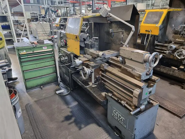 Used URSUS Ø 505 X 1000 MM Engine Lathes BE | Apt International N.V #361652