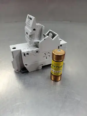 USED Littelfuse LFPSJ-ID Fuse Holder, 30A 600V w/LPJ-3-2 Fuse