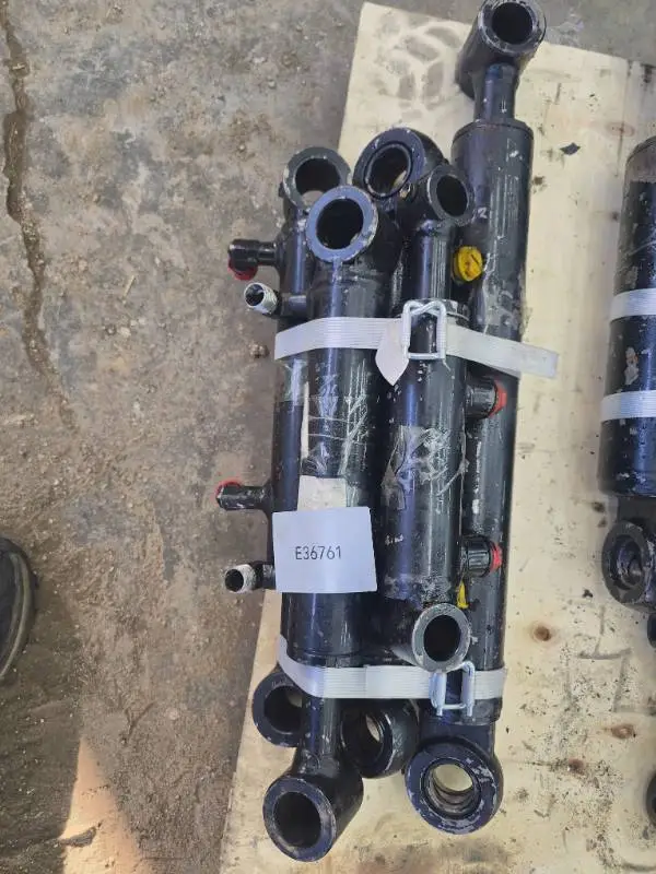 Future QTY 5 Hydraulic Cylinders