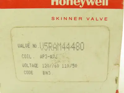 Honeywell Skinner V5RAM44480 Solenoid Valve 120VAC 100 PSI 1/4" NPT (NC)