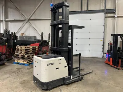 Used 2021 CROWN SP3520-30 Electric Lifters Illinois US | Somerset Equipment Sales #1542856