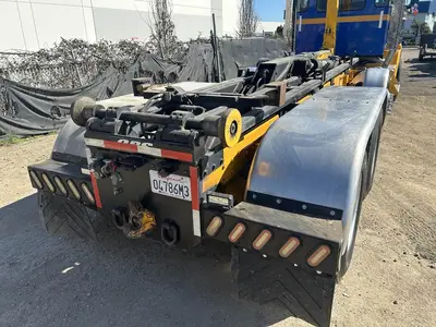 USED 2015 KENWORTH T800