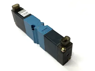 Used Knapp Double Pneumatic Solenoid Valve 24VDC 9.6W 120PSI Solenoid Valves Michigan US | Maverick Industrial Sales #1397729