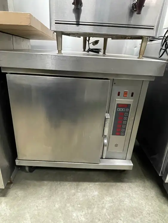 Used Wells Used Wells M4200-3S Half Size Vented Convection Oven on Casters 208V 3 Ph Electric Ovens Illinois US | Falcon Restaurant Supply #1375802