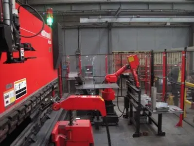 USED AMADA ASTRO 100T X 3220 CNC ROBOT BENDING CELL