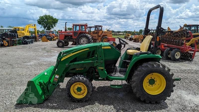 USED 2015 JOHN DEERE 3033R