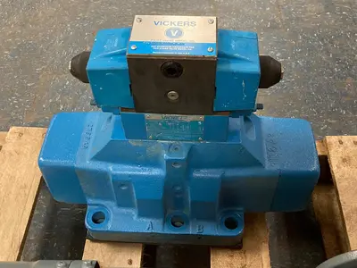 New | in-Stock VICKERS DG5V-10 Solenoid Valves Ohio US | Surplus Asset Holdings #1226323