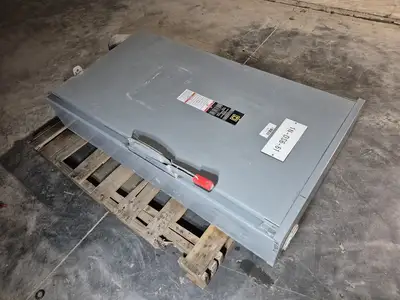 USED SQUARE D CH365R