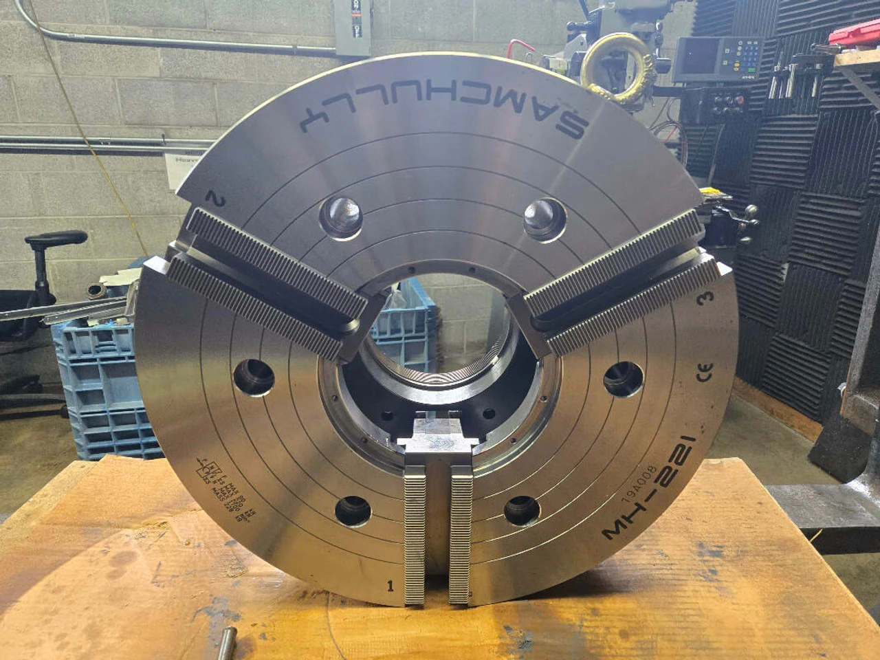 Samchully 21" 3 Jaw Mega Bore Power chuck Plain Back Mount MH-221 (STK)
