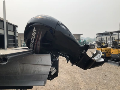 Used 2018 SYLVAN MIRAGE 8522 CRUISE LZ Boats (Misc) Michigan US | Miedema Asset Management Group #1304658