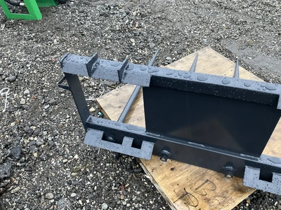 Used JCT SKID STEER BALE SPEAR WITH 4 TINES Bale Spears Michigan US | Miedema Asset Management Group #1328978