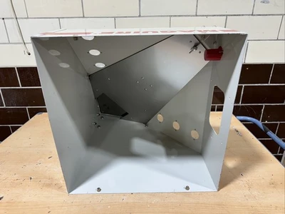 USED Maguire 20x20