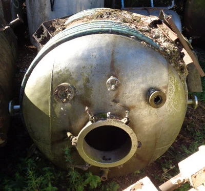 2050 L S/S Half Coiled Enclosed Vessel