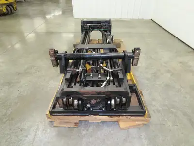 Landoll Mast 3-Stage Class 2 16X34" Carriage SideShift Off LSC30 Forklift