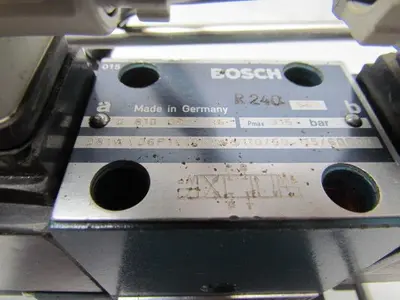 Bosch D-810-091-436 Hydraulic Valve Assembly Hyundai HIT15S