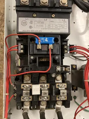 Used ALLEN-BRADLEY YUYG14037/1AK Starters | Surplus Asset Holdings #1204965