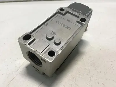 USED OMRON D4B-2115N-R