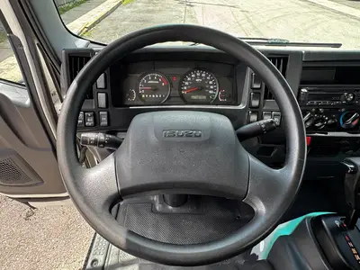 Used 2023 ISUZU NPR HD Box trucks Florida US | Truck and Van Outlet #1509136