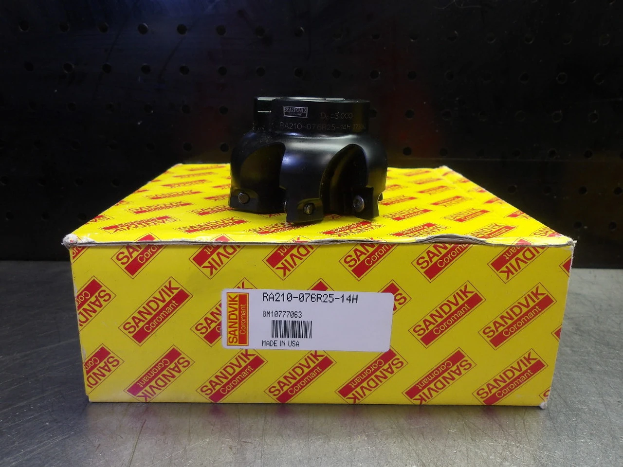 Sandvik 3" Indexable Facemill 1" Arbor RA210-076R25-14H (LOC2771A)