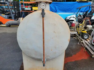 Fiber Glass Tank w/ Fittings