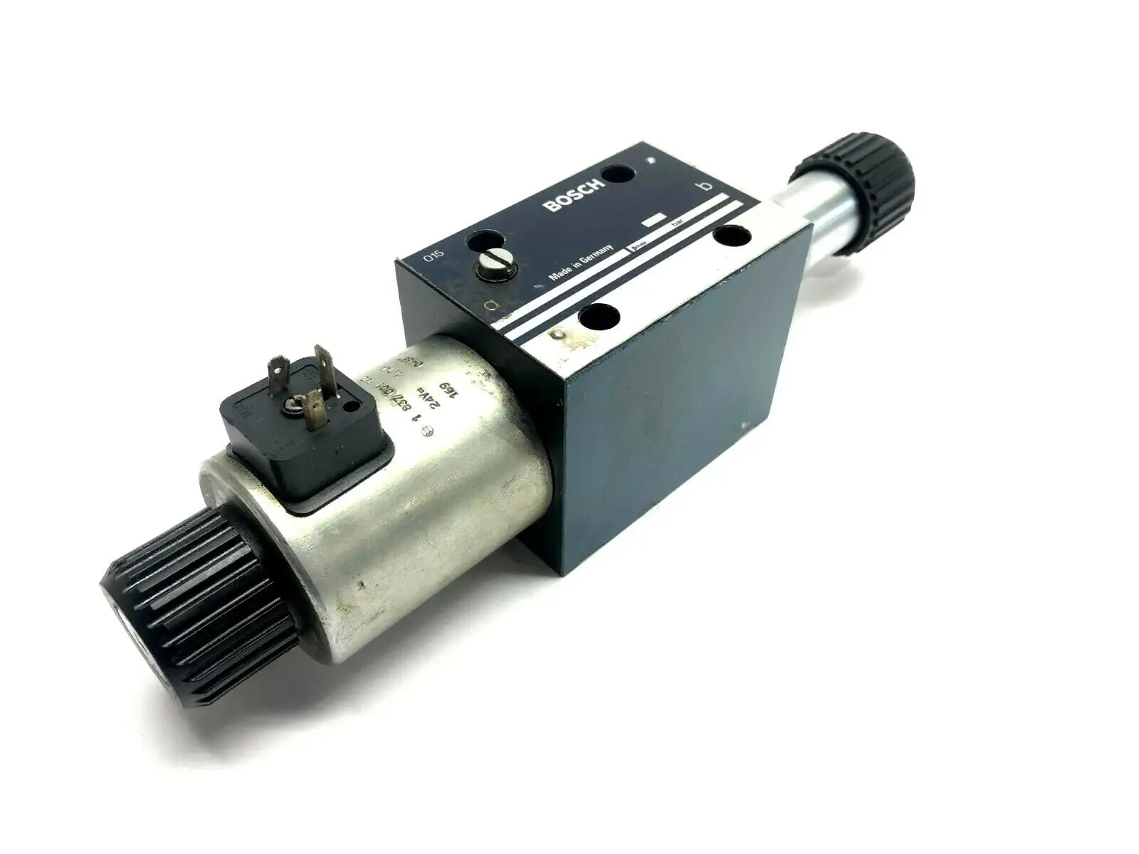 0 810 001 775 | Bosch  Hydraulic Valve 315 Bar - Used