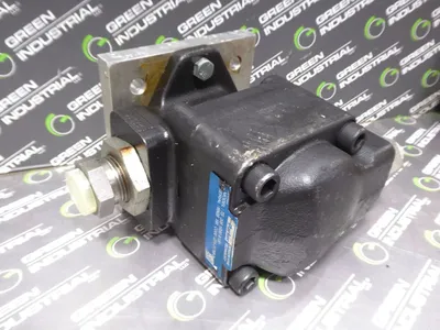 Parker Denison TB 008 1R00 A100 Hydraulic Vane Pump New NIB