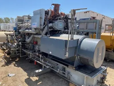 USED 2000 WAUKESHA L7042GSI