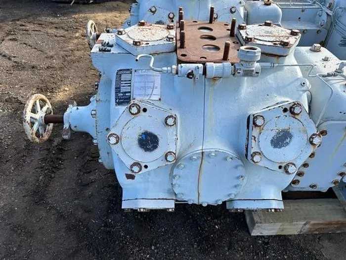Used WHITE SUPERIOR 642CM Cylinders | Compression Source #413305