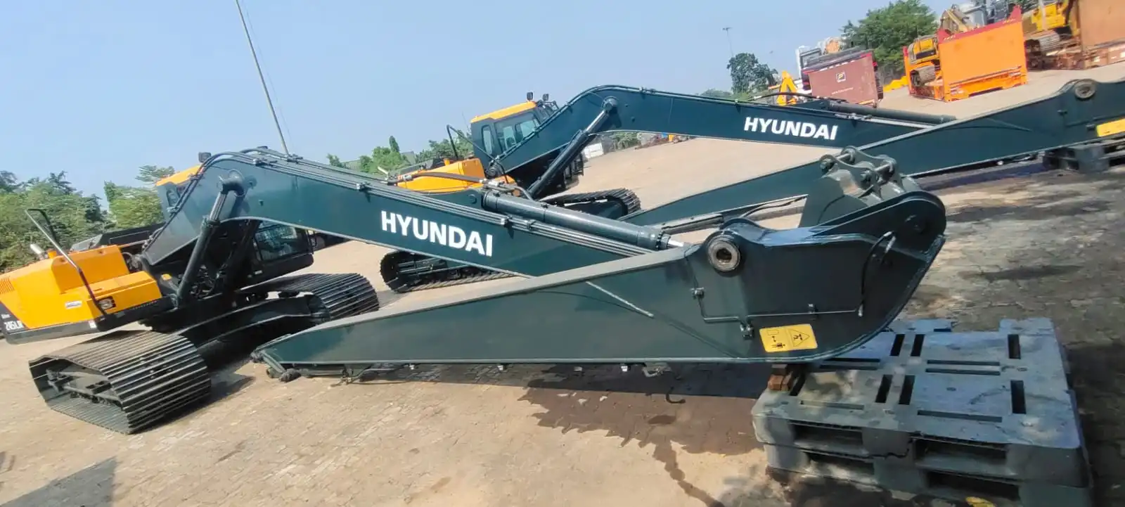 New | in-Stock 2026 HYUNDAI R245LR LONG REACH Excavators Florida US | US Global Heavy Equipment Solutions #1412555