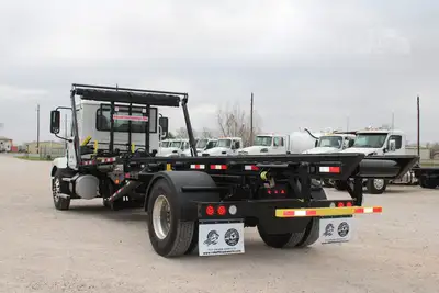 New | in-Stock 2027 MACK MD7 Rolloff Trucks Texas US | Roll Off Truck World #1491876